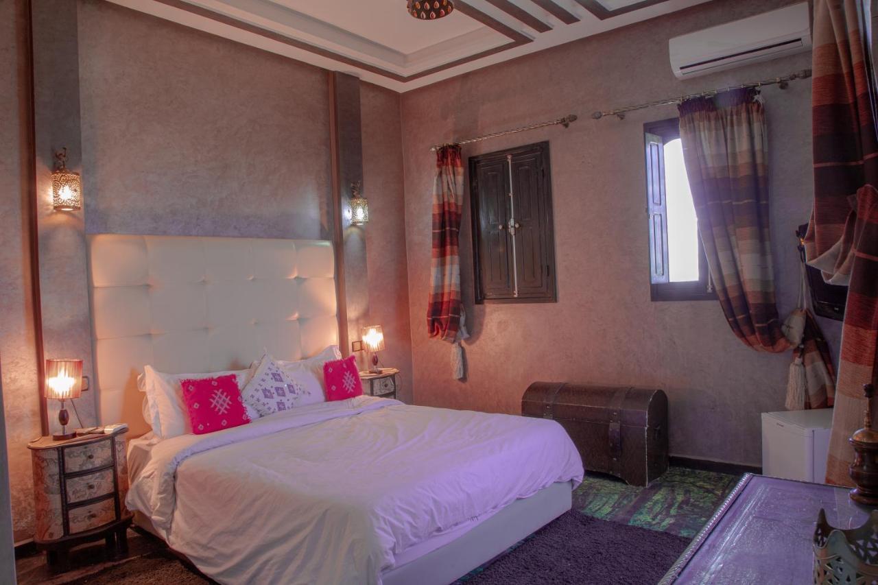 Jnanat Aicha Guesthouse Wawizelte Exteriör bild