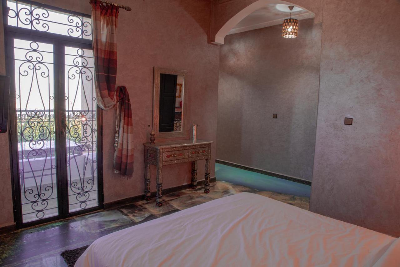 Jnanat Aicha Guesthouse Wawizelte Exteriör bild